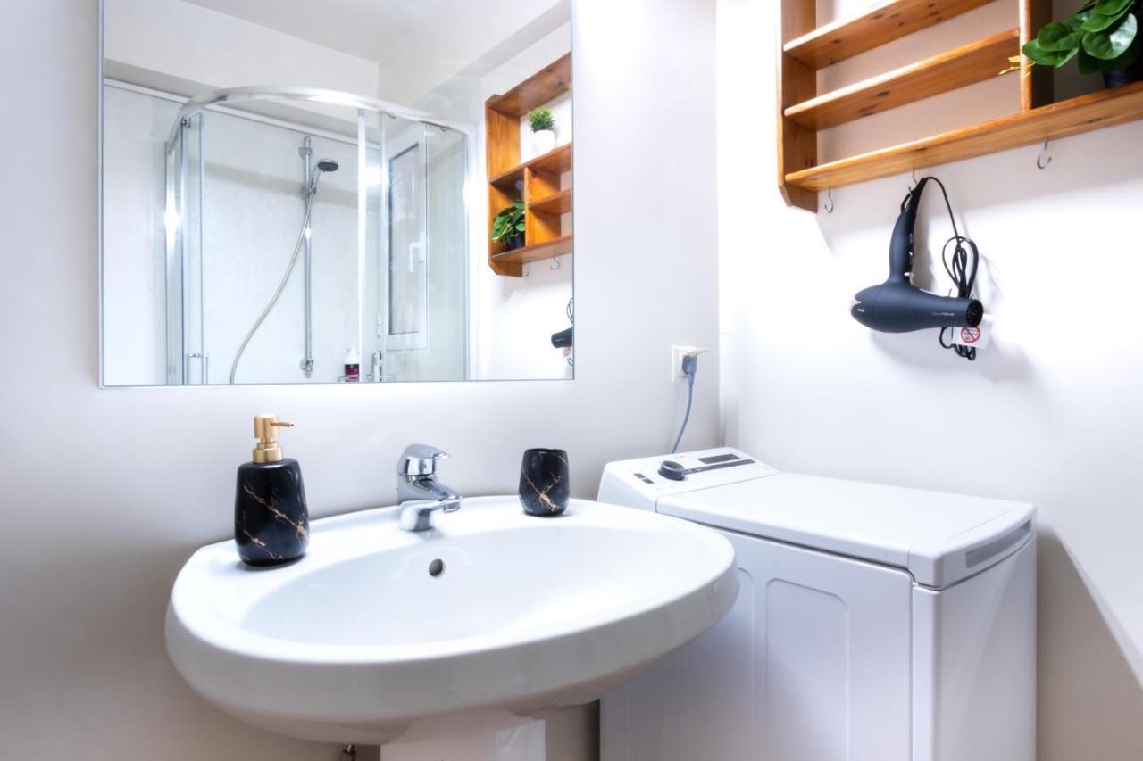 Glamorous Apt In Kolonaki Athens Luaran gambar