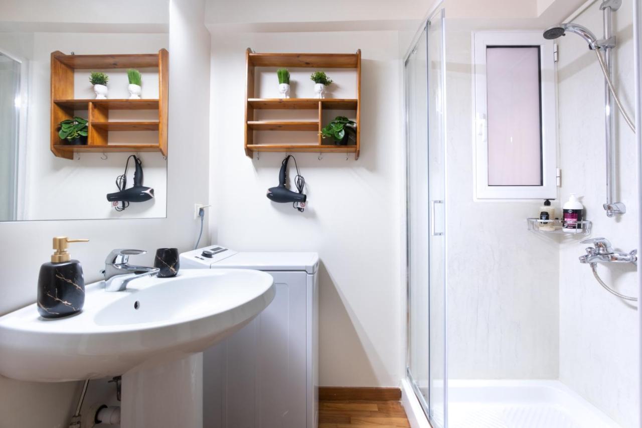Glamorous Apt In Kolonaki Athens Luaran gambar